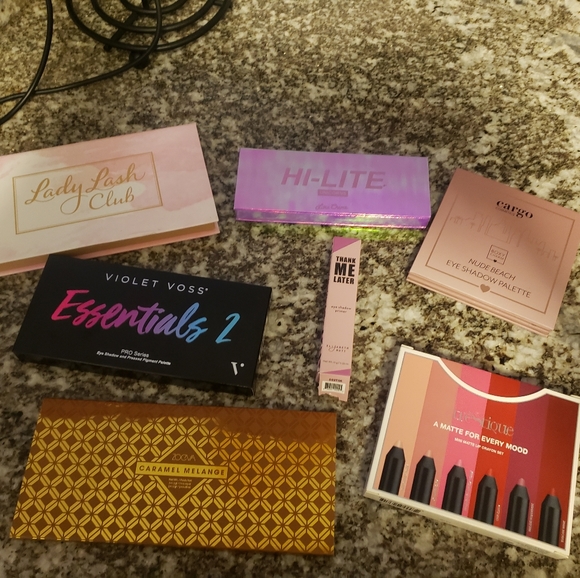 Makeup bundle 145$ - Picture 2 of 8